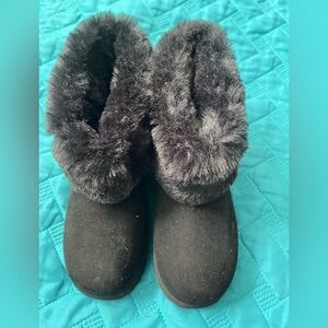 Wonder Nation Black Faux Fur Boots
Size 10
Never worn